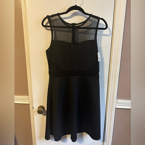 Kandy Kiss NWT Sweetheart Illusion Neckline Black Mini Dress Size 12 - Picture 2 of 9